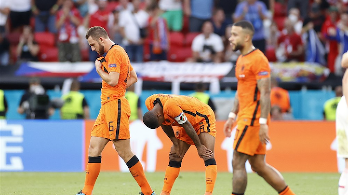 Oranjefans: 'Waarom laat onze regering ons dit op groot scherm kijken?'