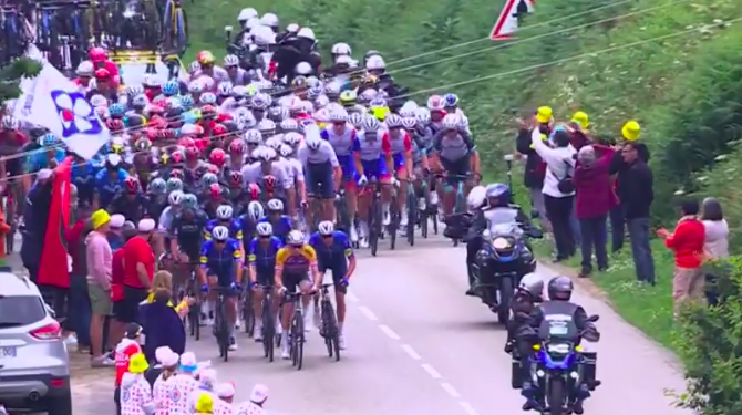 Boy van Poppel baalt van ‘peloton des doods’ in Tour de France