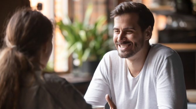 Maarten wil op eerste date gelijk zonder mondkapje