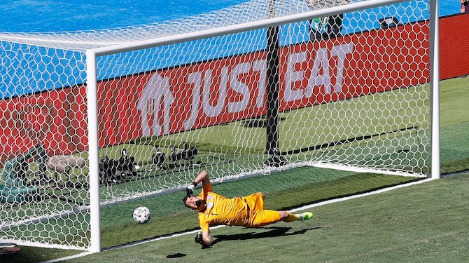 Slowaakse keeper plaatst foto van gestopte penalty op Instagram