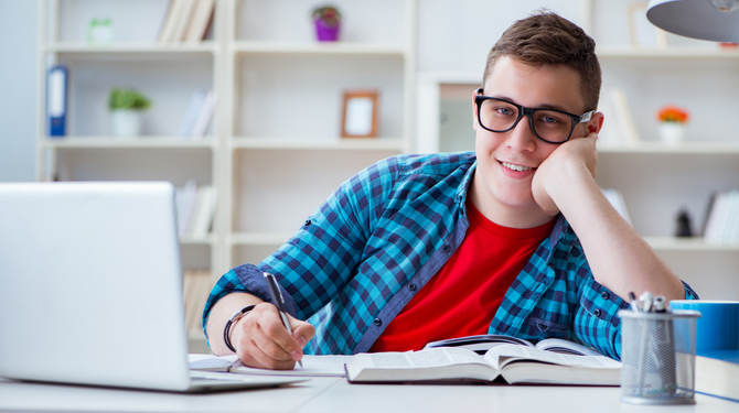 Rogier krijgt van studiekeuzetest het advies om huisjesmelker te worden