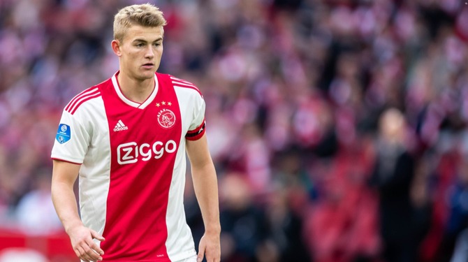 Medespelers snappen De Ligt wel: ‘Soms moet je als verdediger een klootzak zijn’