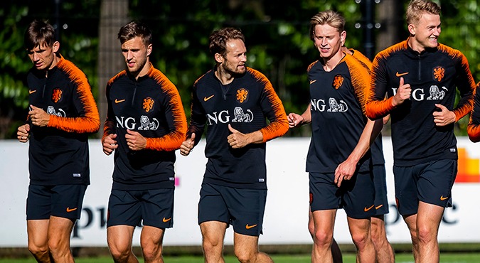 Zes spelers Oranje weigeren zich te laten tatoeëren
