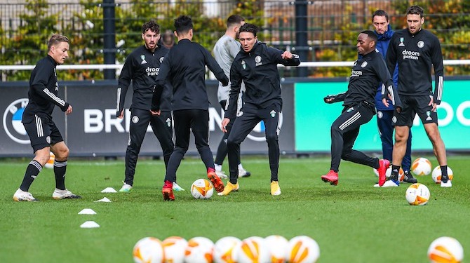 KNVB gaat vanmiddag training van Feyenoord uitzenden nadat speler positief test