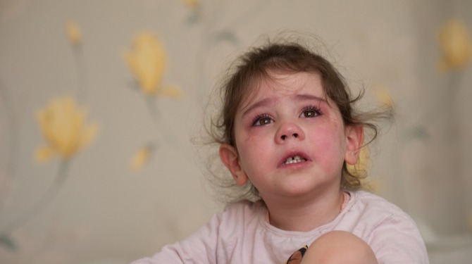 Esmée (4) kan al in drie talen huilen