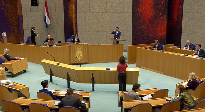 Spoeddebat over bericht dat politiek te veel met zichzelf bezig is