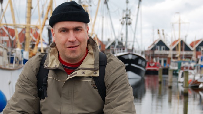 Man zonder baard geweigerd bij het te kaap'ren varen
