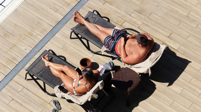 De Jonge: ‘Voor 1 juli moet 60 procent van de Nederlanders op testvakantie zijn geweest’