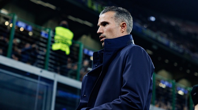Van Persie vraagt KNVB om uitstel voor Feyenoord 2 na Europese inspanning