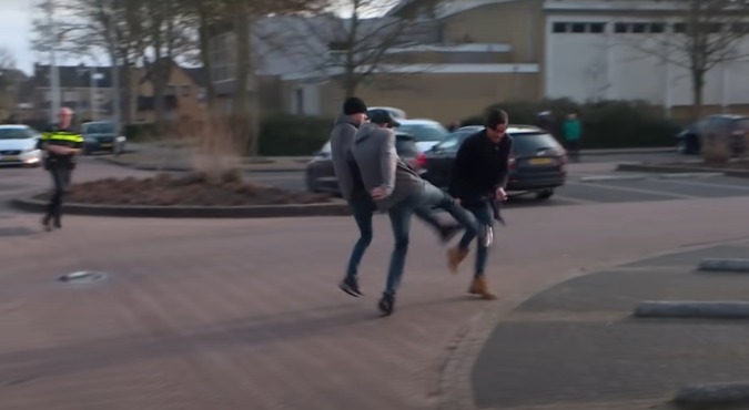 Bewoners tekenen massaal protest aan tegen komst gereformeerde kerk in de wijk
