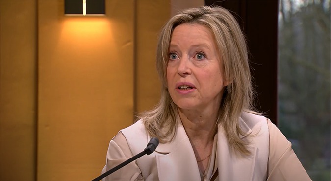 Ollongren vindt formatie via Zoom niet veilig: 'Stel je voor dat journalisten meeluisteren'