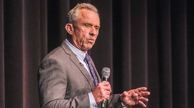 Verband tussen inentingen en autisme versterkt door ontslag wetenschappers