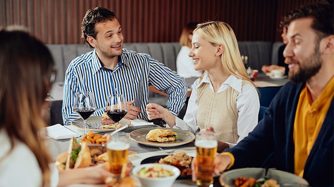 Revolutionair Amsterdams restaurant heeft het concept 'kies een maaltijd en wij maken het klaar'