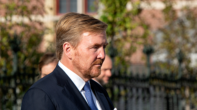 Koning Willem-Alexander vreest dat hij nu zelf meest capabele persoon in regering is geworden