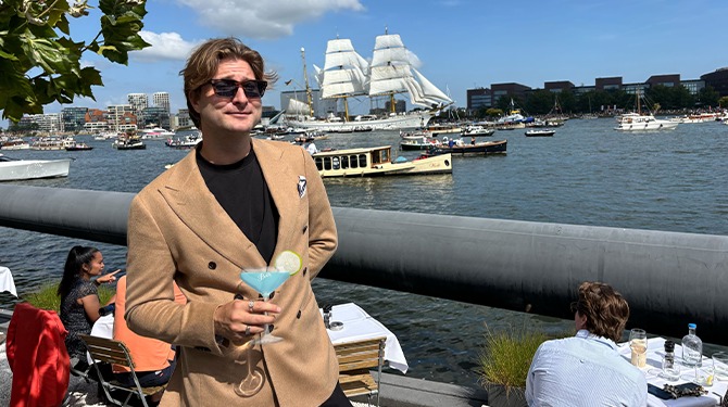 Man wiens grootste hobby ‘boten kijken met een drankje’ is, kan geluk niet op bij Sail