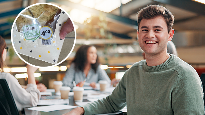 Vandaag viert Tom (28) met zijn collega's dat de appeltaart in de aanbieding was in de supermarkt