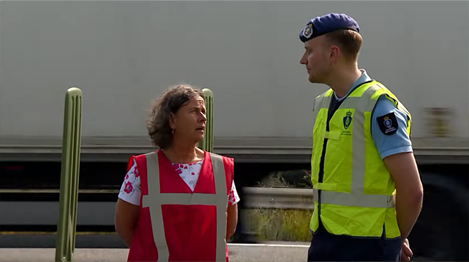 Oud-minister Faber bezoekt grenscontrole: ‘Gewoon hobbymatig dit keer’