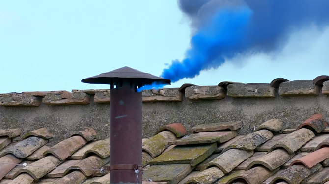 Blauwe rook: nieuwe paus een jongen
