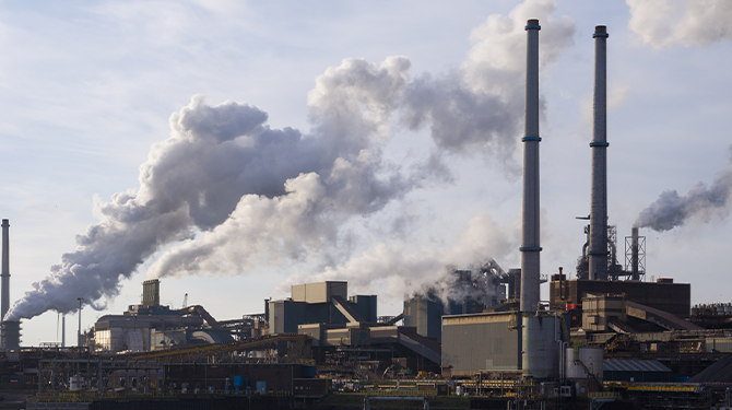 Tata Steel schrapt vooral kantoorbanen: 'Zitten is het nieuwe roken'
