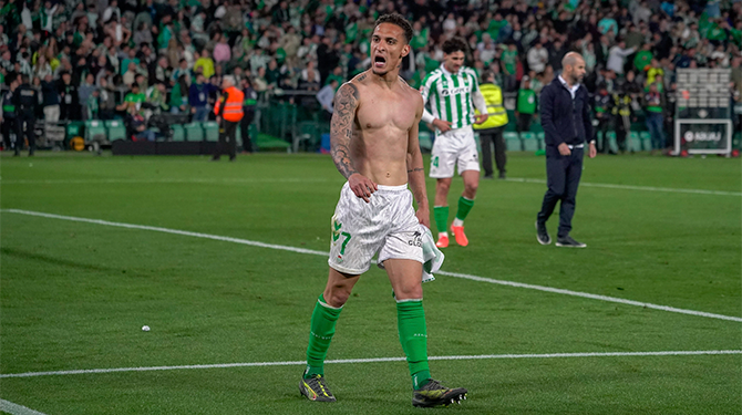 Real Betis vraagt zich vertwijfeld af waarom Manchester maar 100 miljoen heeft hoeven betalen voor Antony
