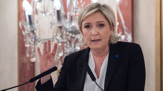 Woedende Le Pen: 'Heksenjacht tegen fraudeurs gaande'