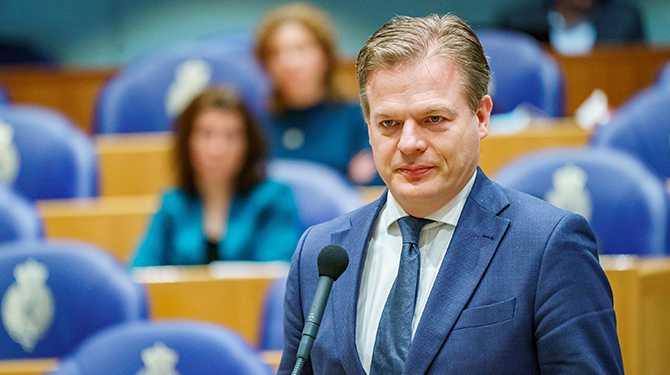 Coalitie wil mensen die onterecht compensatie toeslagenaffaire kregen keihard aanpakken