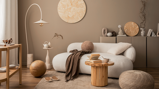 Zoektocht gestart naar vrouw met beige outfit die verdwenen is in interieur
