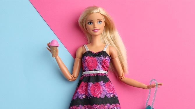 Barbie zet onrealistische standaard voor microplastics in je brein