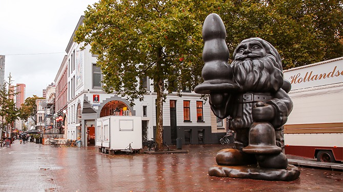 Nederland biedt Roemenië ter compensatie Kabouter Buttplug aan