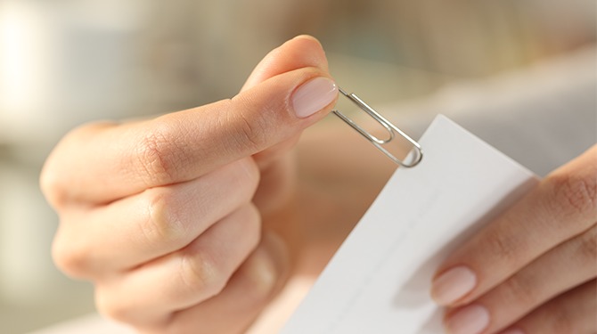 Bedrijf waar jij drie jaar geleden één paperclip hebt gekocht wenst jou alvast een heel mooi 2025