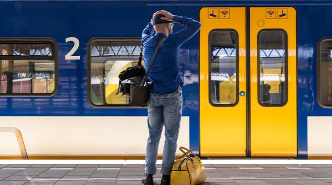 NS grijpt voordelig zomerabonnement aan als mooie kans om reizigers woedend te maken