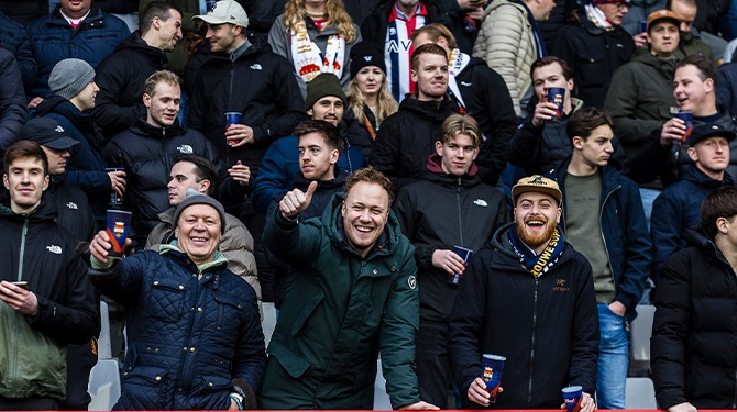 Veel Nederlandse voetbalfans zulke goede vrienden met VriendenLoterij Eredivisie dat ze Eredivisie mogen zeggen