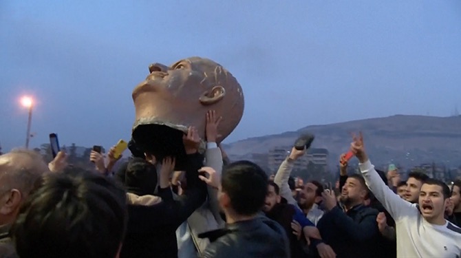 Rare Syriërs feesten na val gruwelijke dictator