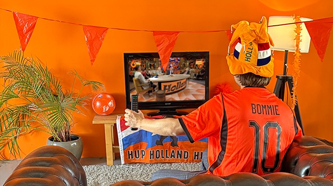 Man met oranjekoorts wil niemand besmetten en blijft voor de zekerheid 5 weken thuis