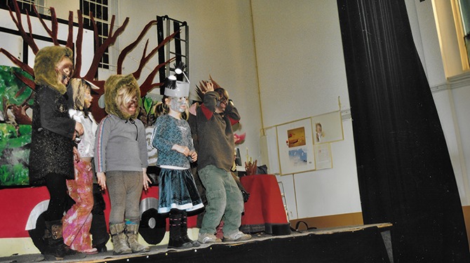 Recensie: De maandvoorstelling van groep 1/2 van De Immanuelschool was goed, maar zelden sprankelend (3,5 ster)