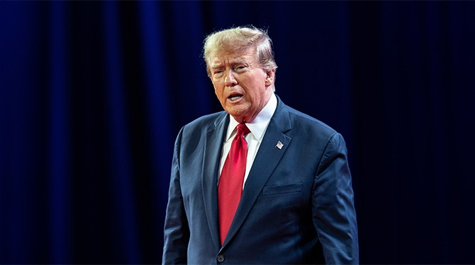 Trump noemt Harris 'seniele oude man'