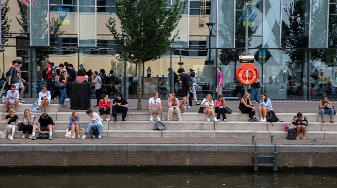 UvA start met WO Bullshit Sciences voor studenten die graag bullshitbaan willen later