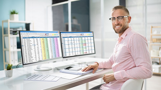 Man vindt het na lange vakantie ‘ook wel lekker’ om weer spreadsheets in te vullen