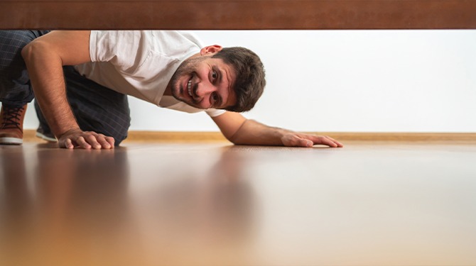 Hoe komt het dat leerlingen niet op school durven poepen? Wij vroegen het onder het deurtje door