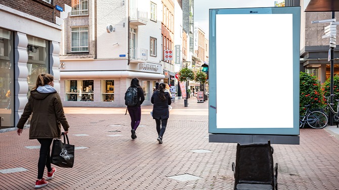 Nederland Premium: voor 14,99 per maand over straat zonder reclames