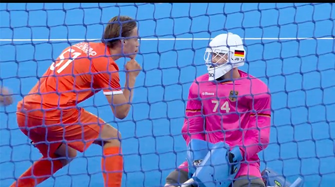 Telgenkamp vraagt Duitse keeper om het smetje op zijn gouden medaille weg te poetsen met zijn warme tranen