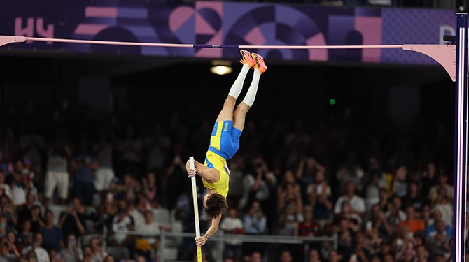 Duplantis hele nacht doorgegaan, wereldrecord nu 14 meter 30