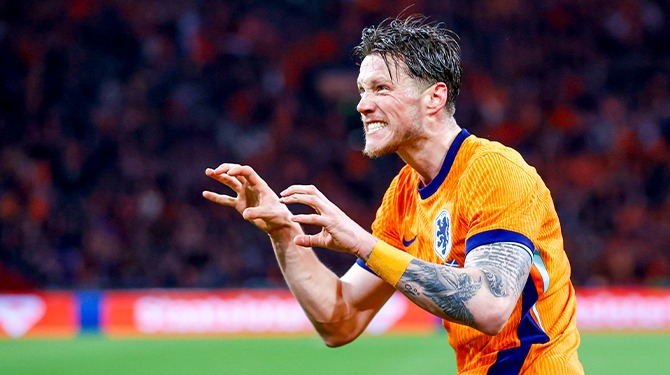 Context: dit betekent de leeuwengroet van Wout Weghorst