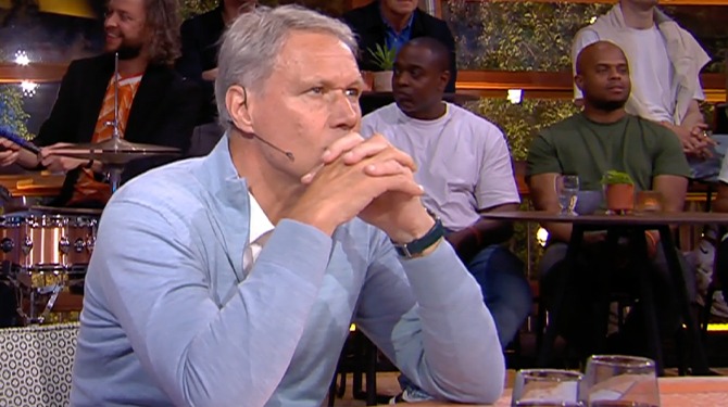 Van Basten gaat er om 15.00 uur eindelijk eens lekker voor zitten