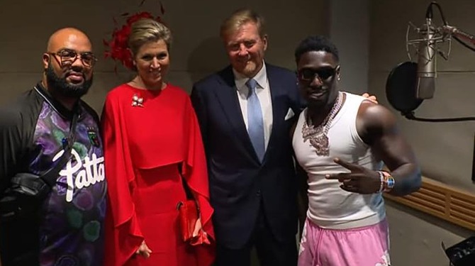 Koning leert van incident met Frenna en weigert bordesfoto