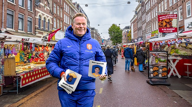 Flyerende Ronald Koeman probeert Nederlanders te enthousiasmeren voor EK
