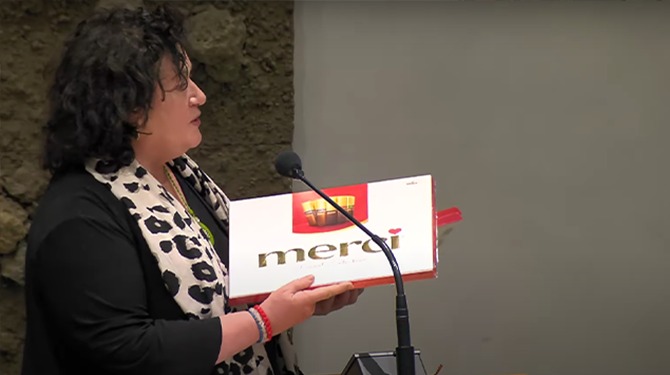 Van der Plas heeft goede hoop nadat ze in Brussel keihard met een doos Merci op tafel heeft geslagen