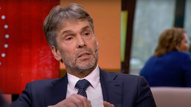 Dick Schoof enige premierskandidaat die meer over jou weet dan jij over hem