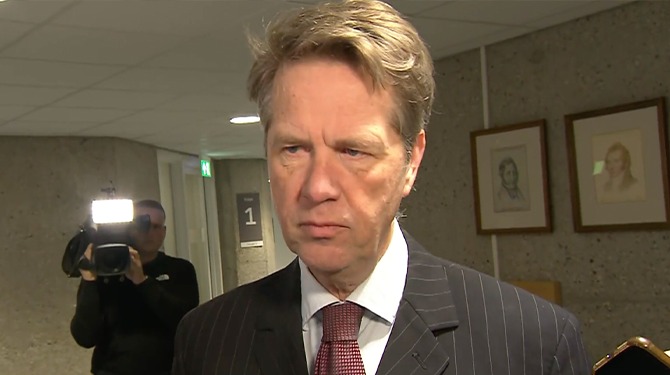 Wij vroegen Martin Bosma of we de SS-vergoelijkende AfD-politicus extreemrechts mogen noemen