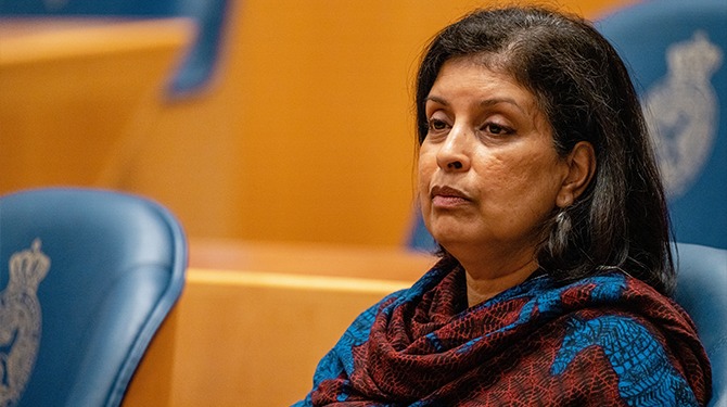 Minister van Onderwijs ziet er tegenop om rapport aan familie te moeten tonen